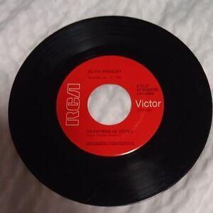 Elvis Presley: Heartbreak Hotel Audio Vinyl 45 Record Gold Standard 447-0605